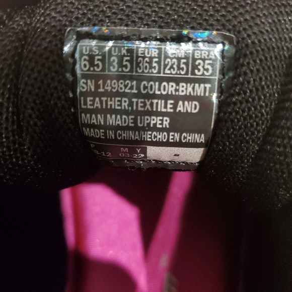 Skechers Hillcrest - Trail running shoe. Size 6.5 - Picture 5 of 5